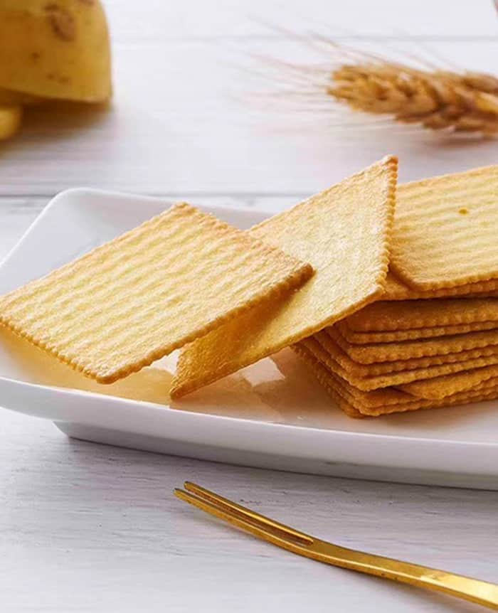 Potato Cracker-Garlic Flavor